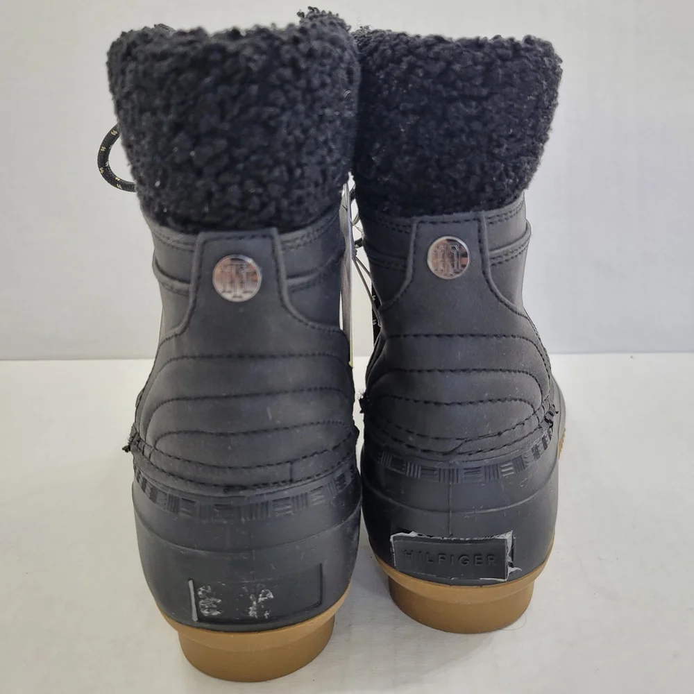 NWOT Tommy Hilfiger Rainah Duck Booties- Black- Size 8 M (Medium) - - Picture 3 of 9